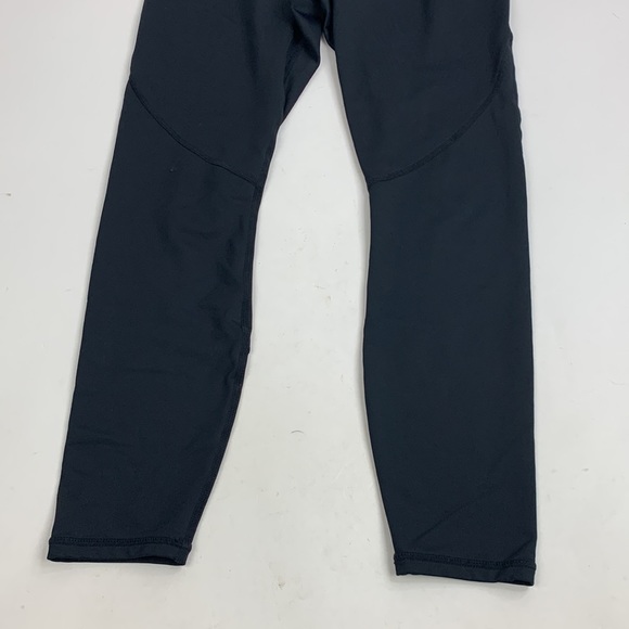 Fabletics Crop Leggings Running Size Medium Black Zipper Pocket  Reflective - Picture 4 of 13